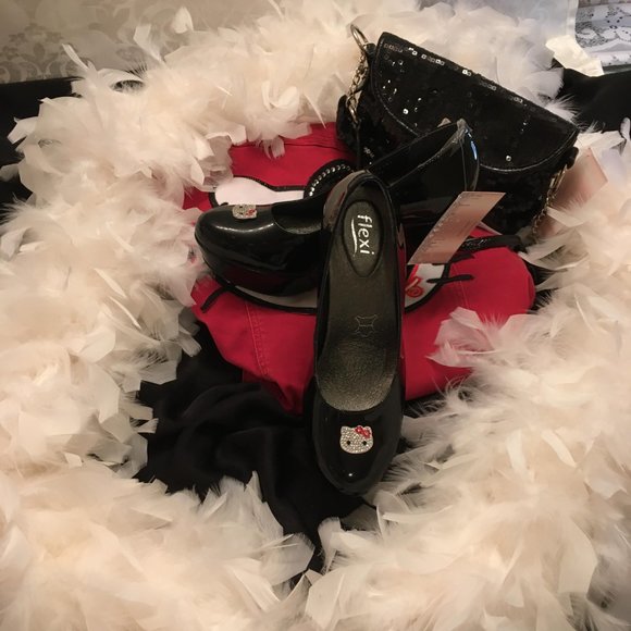 GORGEOUS pin up style platforms and earings with hello kitty crystal details! - Picture 12 of 15